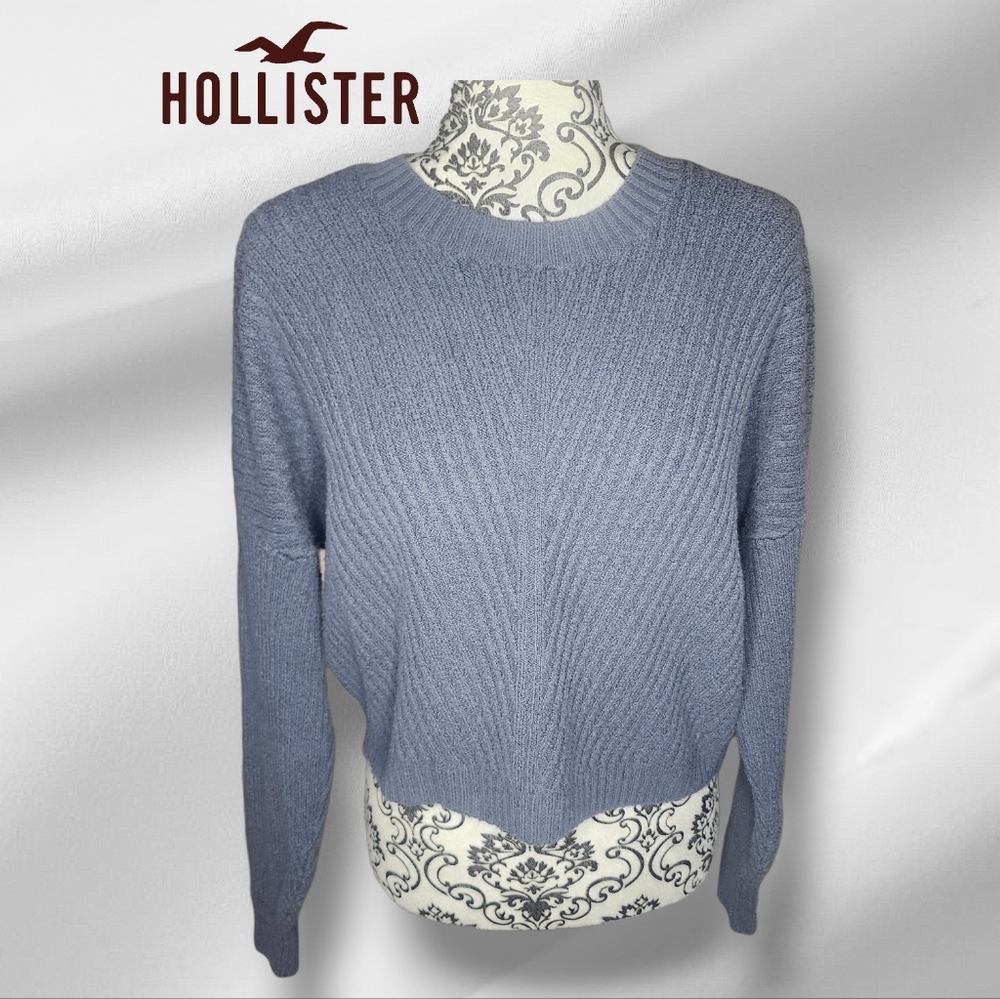 HOLLISTER Blue Cropped Sweater - Medium